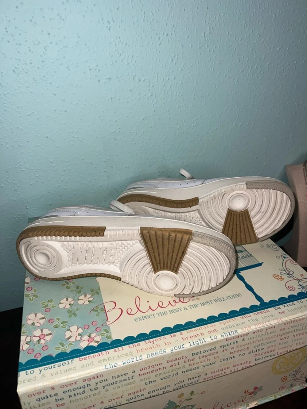 Nike Tennis Shoes - Picture 3 of 7